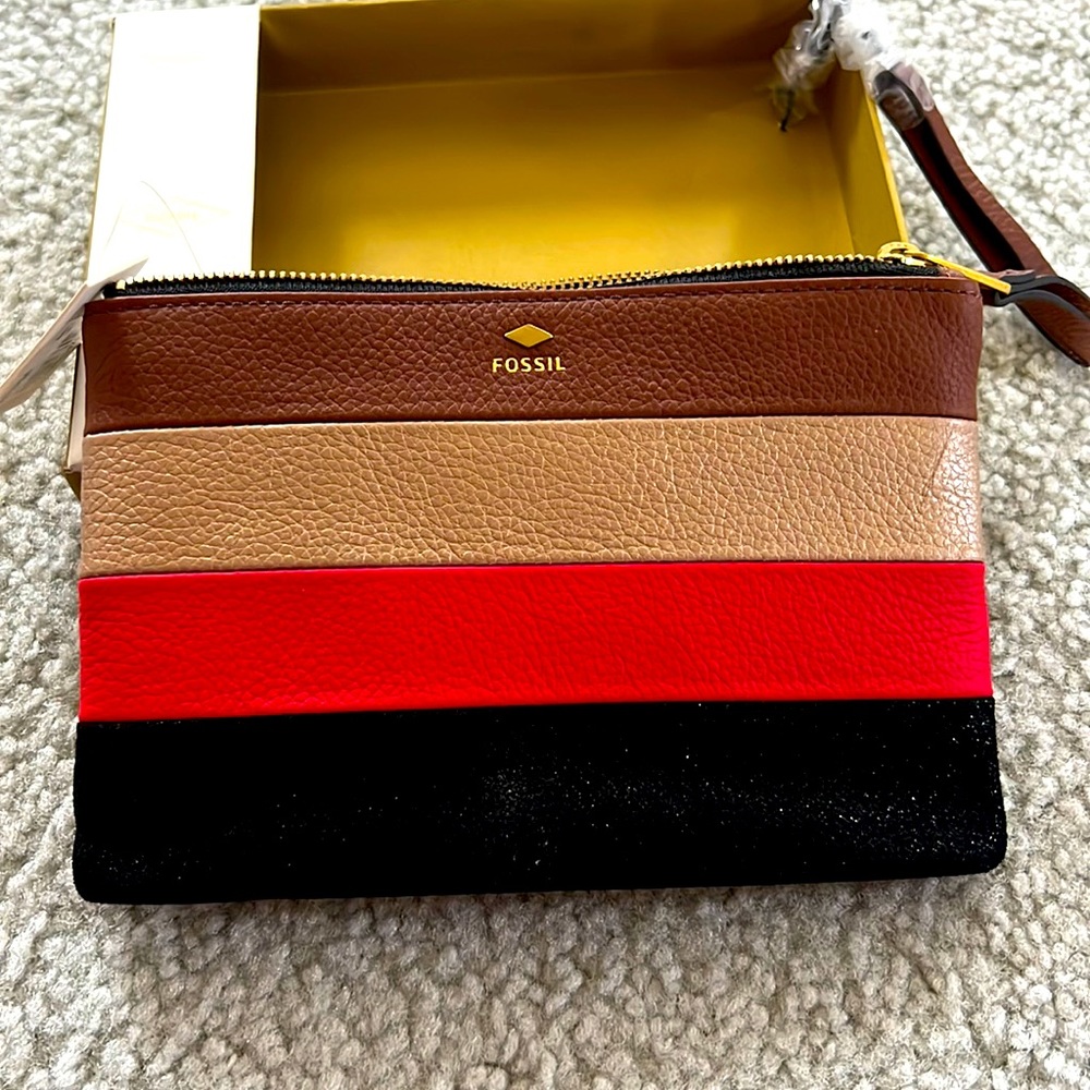 FOSSIL wallet brand new